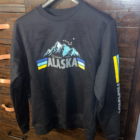 Souvenir, Alaska sweatshirt worn only once - Picture 3 of 8